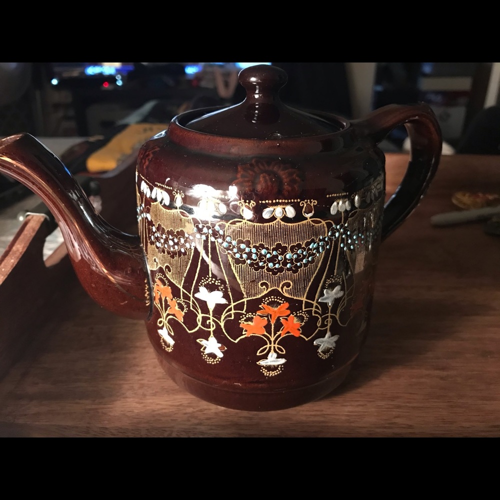 Vintage 1950s hand painted Moriage teapot